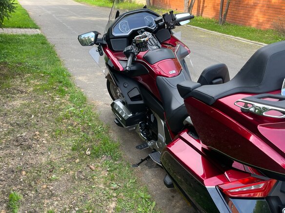 2018 Honda GL 1800 Gold Wing, красный, 2540000 рублей - вид 2