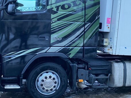 2011 Volvo FH, чёрный, 7000000 рублей, вид 2