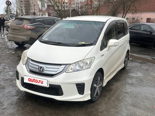 2012 Honda Freed I Рестайлинг, белый, 1160000 рублей, вид 3