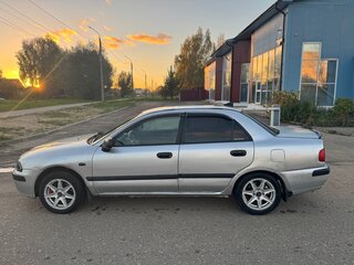 2003 Mitsubishi Carisma I Рестайлинг, серебристый, 240000 рублей, вид 4