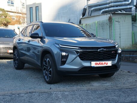 2023 Chevrolet Trax II, серый, 1970000 рублей, вид 3