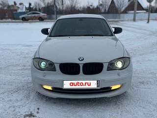 2010 BMW 1 серии 116i I (E81/E82/E87/E88) Рестайлинг, белый, 900000 рублей, вид 4