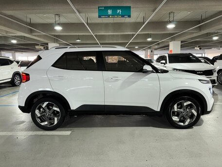 2023 Hyundai Venue I, белый, 1890000 рублей, вид 5