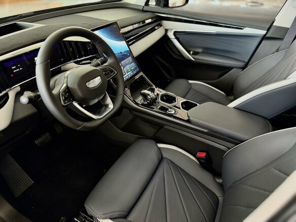 2025 Geely Atlas II, серебристый - вид 10