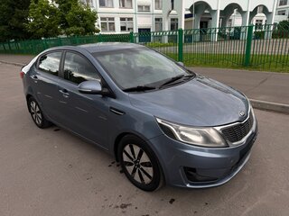 2014 Kia Rio 6-speed III, голубой, 900000 рублей, вид 4