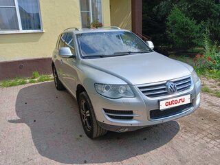 2010 Volkswagen Touareg I Рестайлинг, серебристый, 1250000 рублей, вид 3