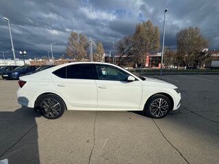 2022 Skoda Octavia IV (A8), белый, 2950000 рублей, вид 4