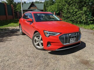 2019 Audi e-tron 55 I, красный, 4370000 рублей, вид 1