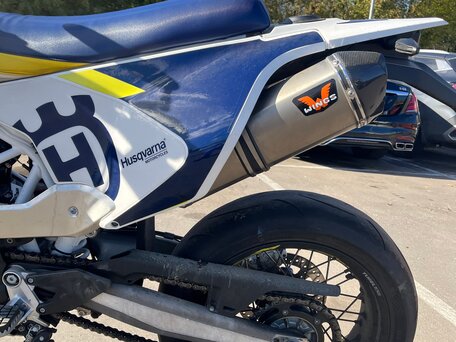 2017 Husqvarna 701 Supermoto, белый, 950000 рублей, вид 5