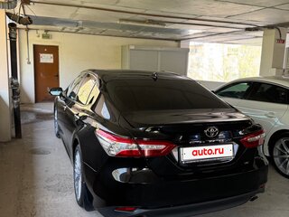 2021 Toyota Camry VIII (XV70), чёрный, 4550000 рублей, вид 3