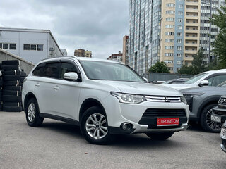 2014 Mitsubishi Outlander III Рестайлинг, белый, 1039000 рублей, вид 1