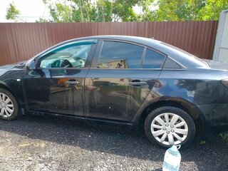 2010 Chevrolet Cruze I, чёрный, 500000 рублей, вид 4