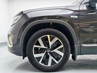2023 Volkswagen Tayron I Рестайлинг, чёрный, 2359000 рублей, вид 4