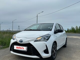 2017 Toyota Yaris III Рестайлинг 2, белый, 1400000 рублей, вид 1