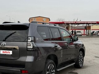 2022 Toyota Land Cruiser Prado 150 Series Рестайлинг 3, серый, 7500000 рублей, вид 3