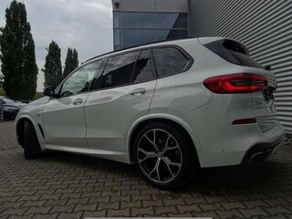 2019 BMW X5 M50d IV (G05/G18), белый, 8750000 рублей, вид 4