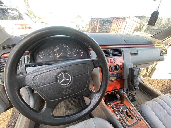 1999 Mercedes-Benz E-Класс 240 II (W210, S210), серый, 350000 рублей - вид 18