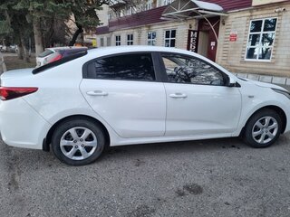 2018 Kia Rio IV, белый, 1030000 рублей, вид 2