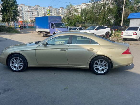 2005 Mercedes-Benz CLS 350 I (C219), золотистый, 1500000 рублей - вид 2