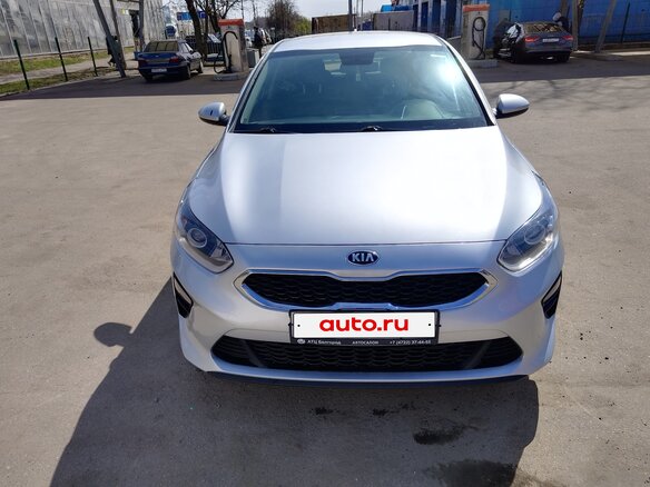 2018 Kia Ceed III, серебристый, 1200000 рублей - вид 1