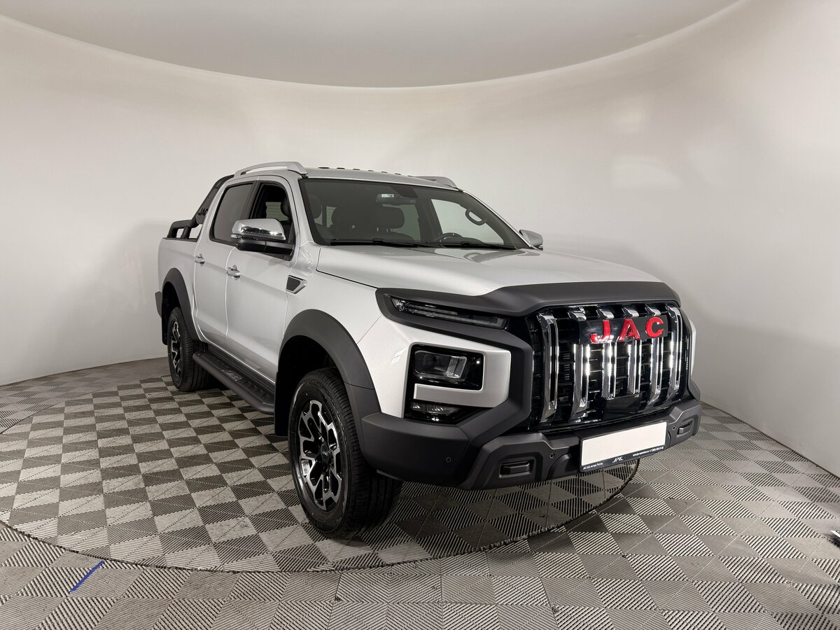 Открыть фотографии: JAC T9