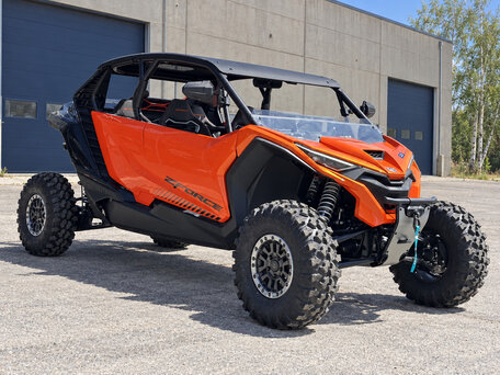 2026 CFMoto ZFORCE Z10-4 EPS, оранжевый, 2505000 рублей, вид 2