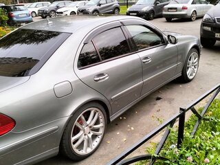 2007 Mercedes-Benz E-Класс 230 III (W211, S211) Рестайлинг, серебристый, 950000 рублей, вид 3