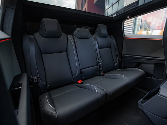 2026 Tesla Cybertruck Cyberbeast, серебристый - вид 24