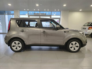 2018 Kia Soul II Рестайлинг, серебристый, 1340000 рублей, вид 4