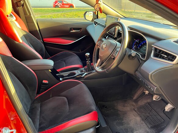 2019 Toyota Corolla Sport XII (E210), красный, 1799000 рублей - вид 15