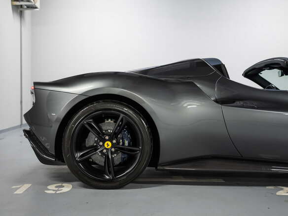 2025 Ferrari 296 GTS, серый - вид 9