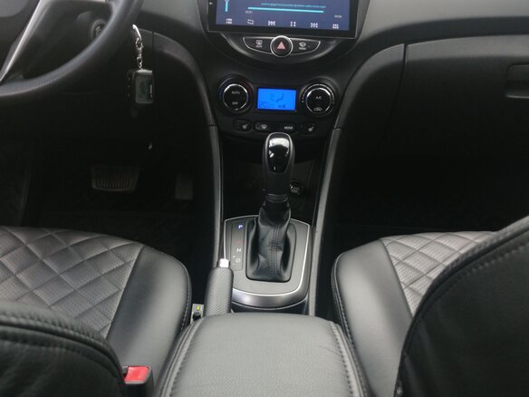 2015 Hyundai Solaris I Рестайлинг, бежевый, 920000 рублей - вид 24
