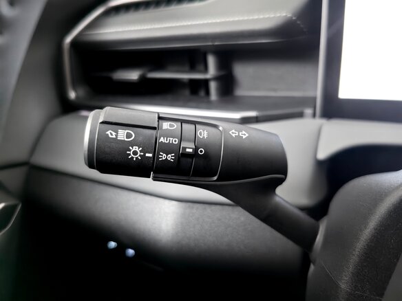 2026 Toyota RAV4 VI (XA60), чёрный - вид 13