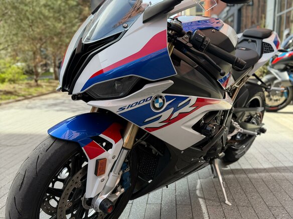2022 BMW S 1000 RR, белый, 1950000 рублей - вид 2