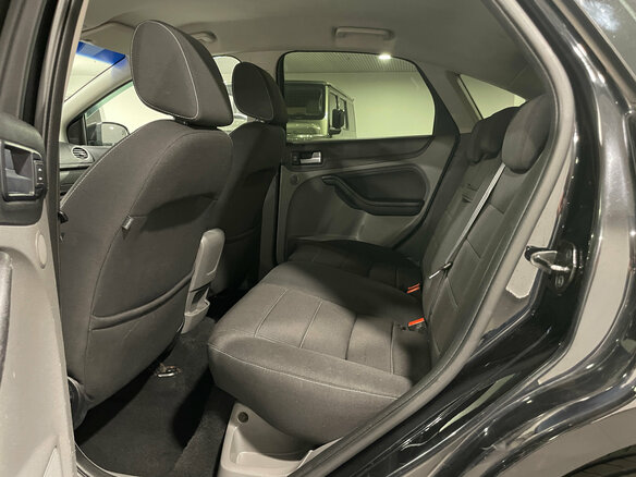 2011 Ford Focus II Рестайлинг, чёрный, 680000 рублей - вид 8