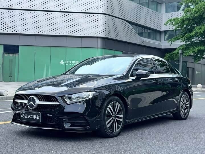 Открыть фотографии: Mercedes-Benz A-Класс IV (W177)