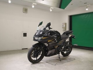 2023 Kawasaki Ninja 400, чёрный, 524000 рублей, вид 4