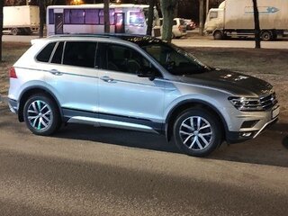 2019 Volkswagen Tiguan II, серебристый, 3000000 рублей, вид 4