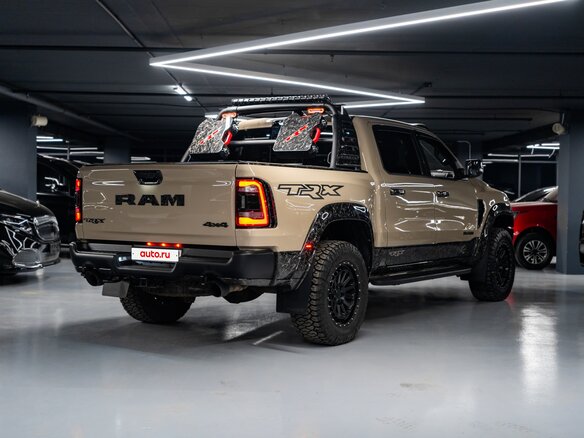 2022 Ram 1500 Crew Cab TRX V, коричневый - вид 4