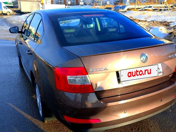 2013 Skoda Octavia III (A7), коричневый, 1100000 рублей - вид 2