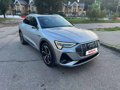 2021 Audi e-tron Sportback 55 I, серебристый, 6300000 рублей, вид 2