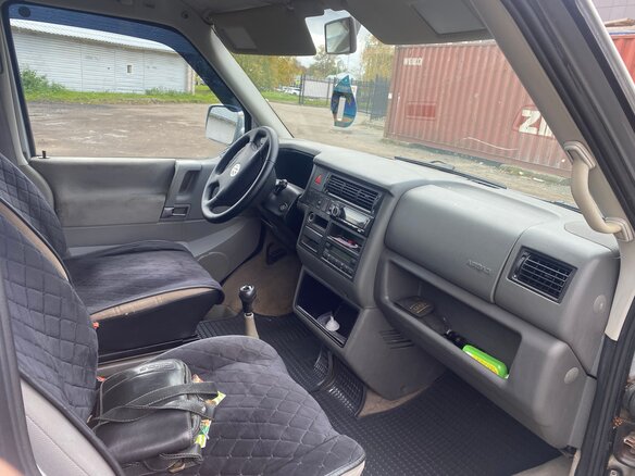 2001 Volkswagen Multivan T4, серебристый, 1400000 рублей - вид 9