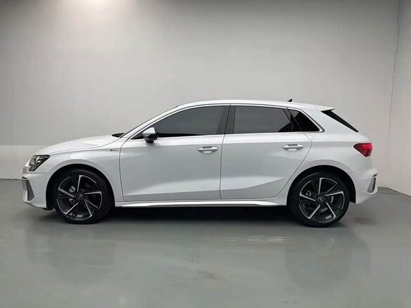 2024 Audi A3 Sportback 35 TFSI IV (8Y), белый, 2150000 рублей - вид 4