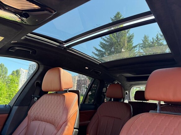 2022 BMW X7 40i I (G07), белый, 9000000 рублей - вид 12