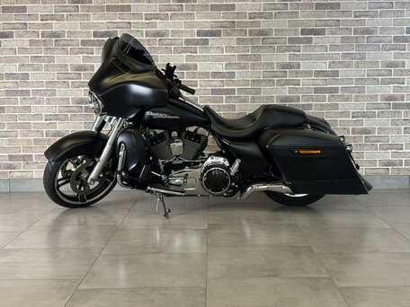 2014 Harley-Davidson Street Glide, чёрный, 1401000 рублей, вид 3