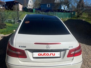2012 Mercedes-Benz E-Класс 300 IV (W212, S212, C207), белый, 2300000 рублей, вид 3