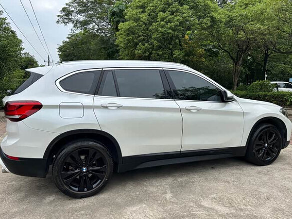 2021 BMW X1 20Li sDrive II (F48) Рестайлинг, белый - вид 13