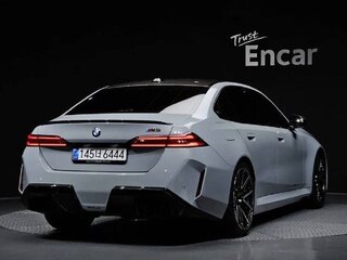 2026 BMW M5 VII (G90), серый, 19950006 рублей, вид 4