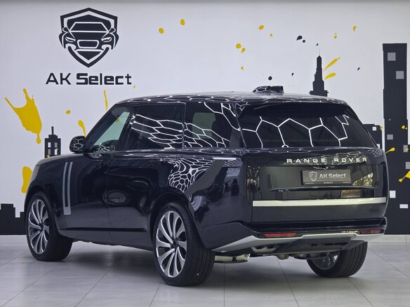 2026 Land Rover Range Rover D350 MHEV Long V, чёрный, 24200000 рублей - вид 4