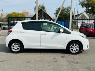 2013 Toyota Vitz III (XP130), белый, 799000 рублей, вид 5